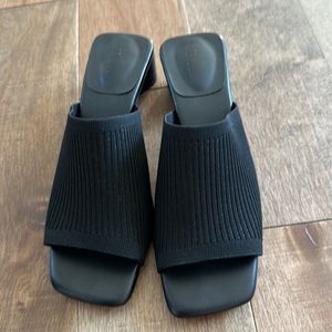 NEW TIJN sandal